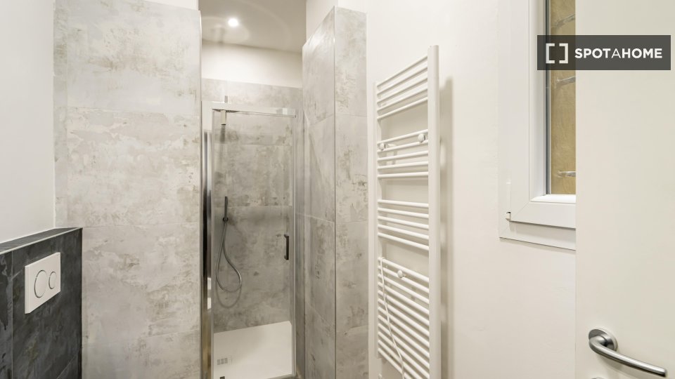 Immagine 12 di Ufficio in affitto  in Via dell'Oro a Bologna