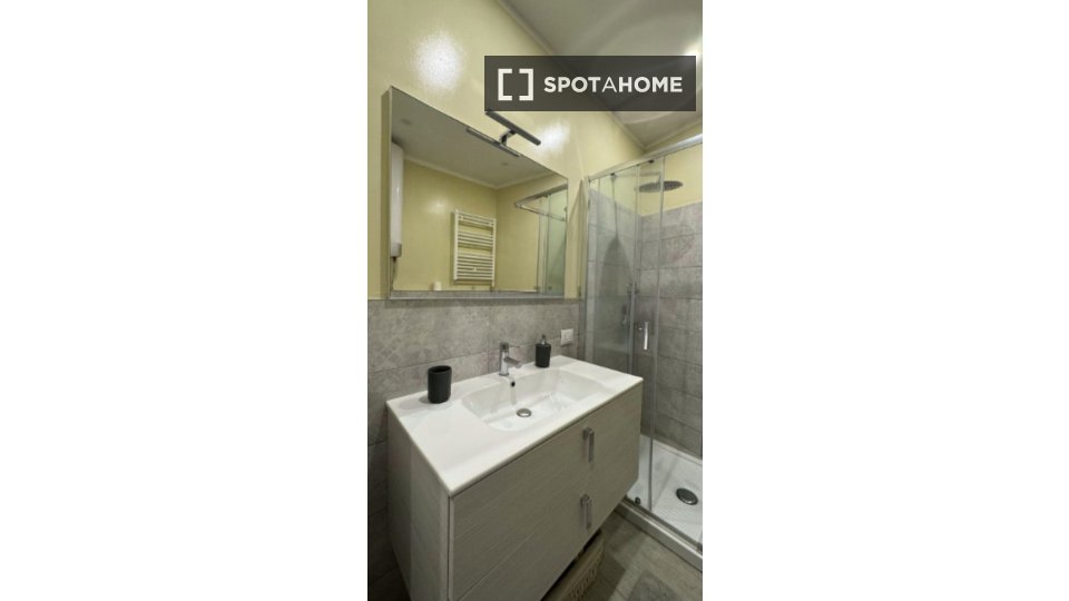 Immagine 5 di Appartamento in affitto  in Via Riva di Reno a Bologna