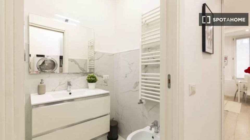 Immagine 14 di Appartamento in affitto  in V.le Bligny a Milano