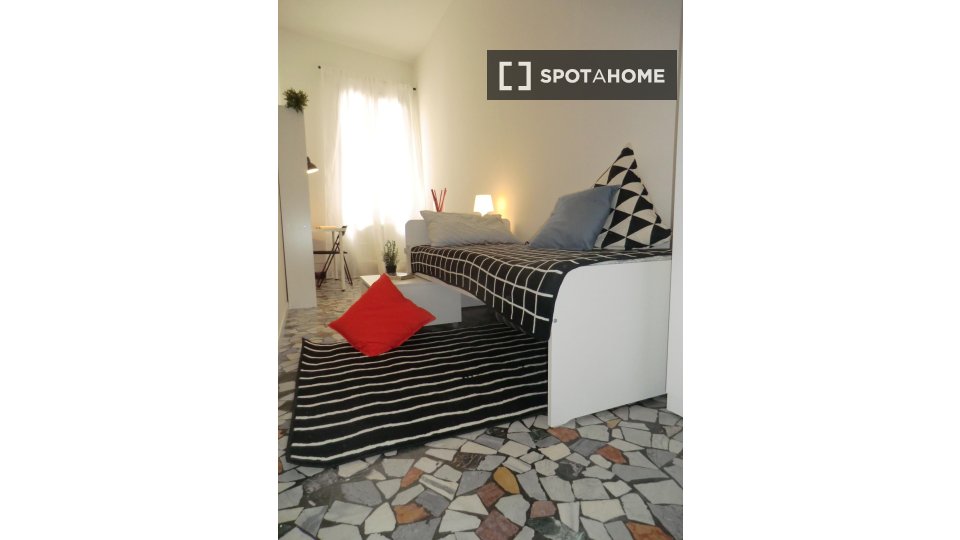 Immagine 1 di Camera condivisa in affitto  in Galleria Santa Lucia a Padova