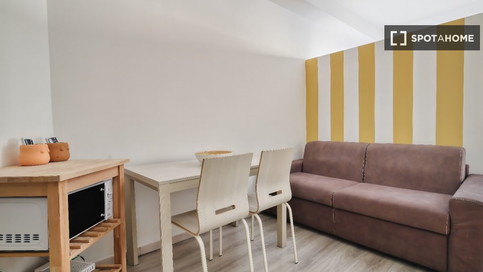 Immagine 16 di Ufficio in affitto  in Via Vigevano a Milano