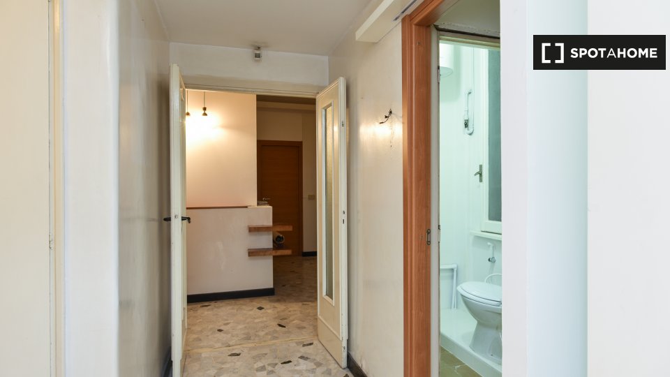 Immagine 5 di Camera condivisa in affitto  in Via Livorno, 00162 Roma RM, Italy a Roma