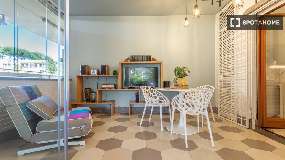 Immagine 4 di Appartamento in affitto  in Via Pietro de Francisci a Roma