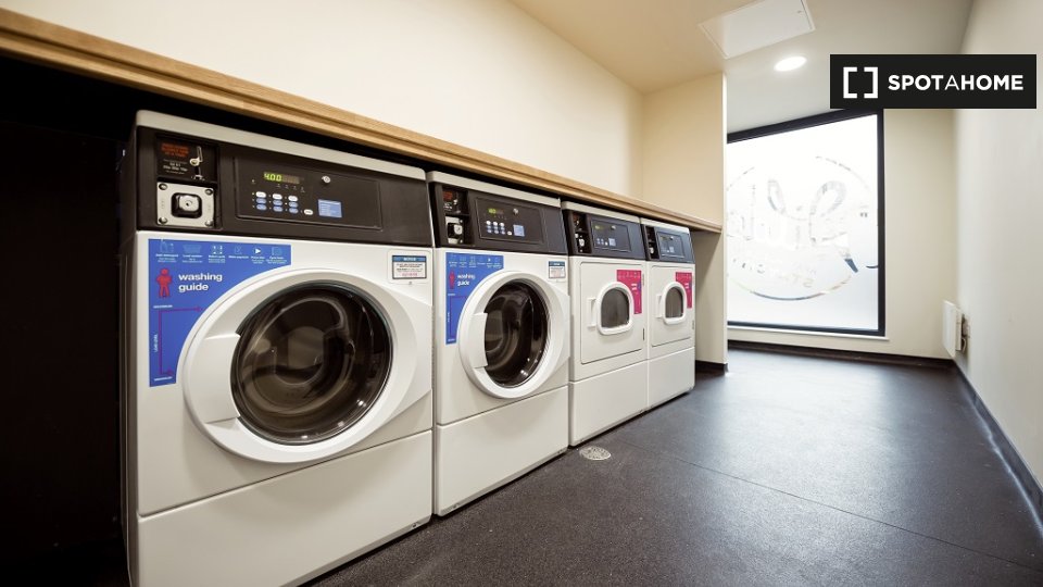 Immagine 7 di Ufficio in affitto  in King's Stables Rd a Old Town