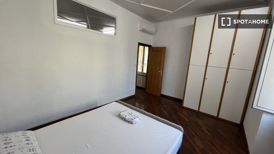 Immagine 19 di Ufficio in affitto  in Via Bixio a Roma