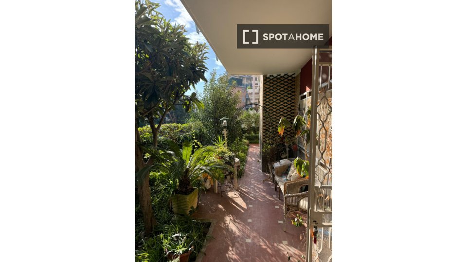 Immagine 6 di Camera condivisa in affitto  in Via Claudio Achillini a Roma