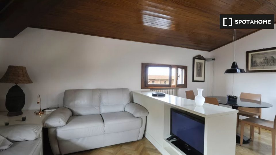 Immagine 6 di Appartamento in affitto  in Piazza S. Martino a Bologna