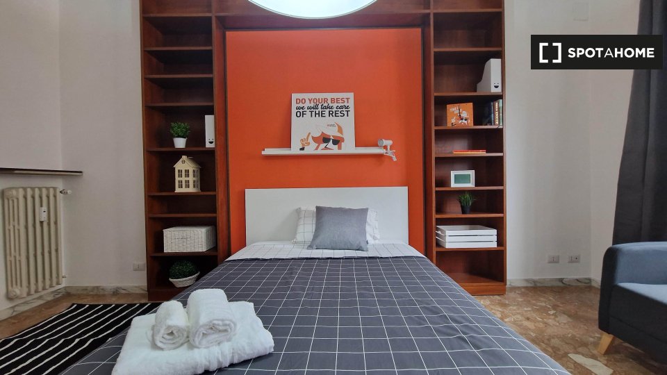 Immagine 4 di Camera condivisa in affitto  in Piazza Cardinal Ferrari a Roma