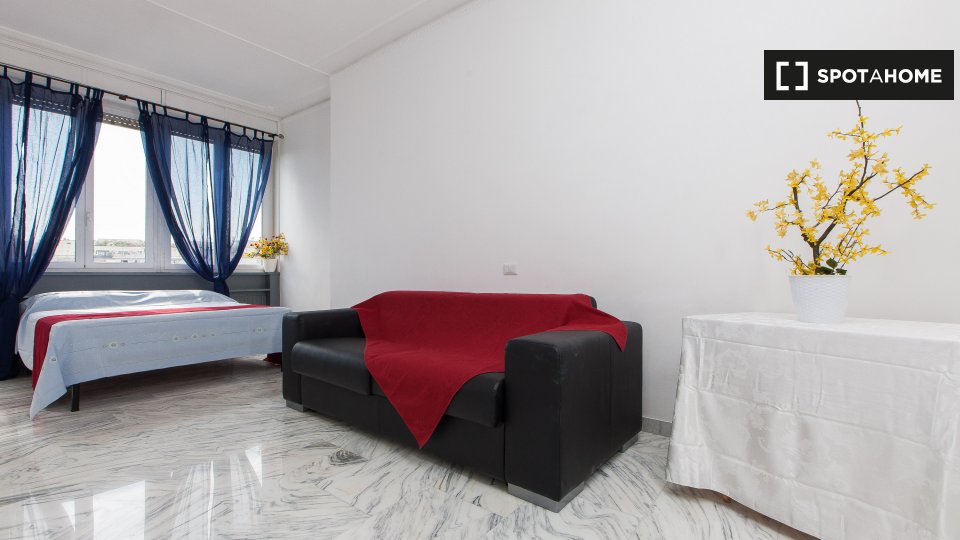 Immagine 15 di Appartamento in affitto  in Via Guido Guinizelli, 00152 Roma RM, Italy a Roma