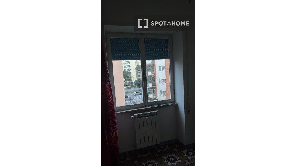 Immagine 4 di Camera condivisa in affitto  in Via Filippo Eredia a Roma