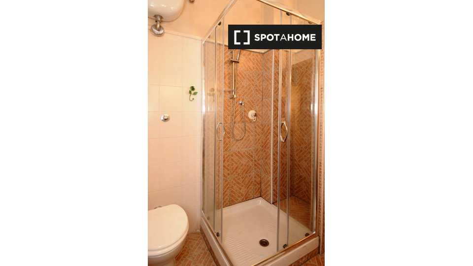 Immagine 5 di Appartamento in affitto  in Lungarno Amerigo Vespucci a Firenze