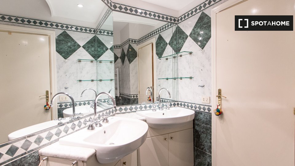 Immagine 15 di Appartamento in affitto  in Via della Scala, 00153 Roma RM, Italy a Roma