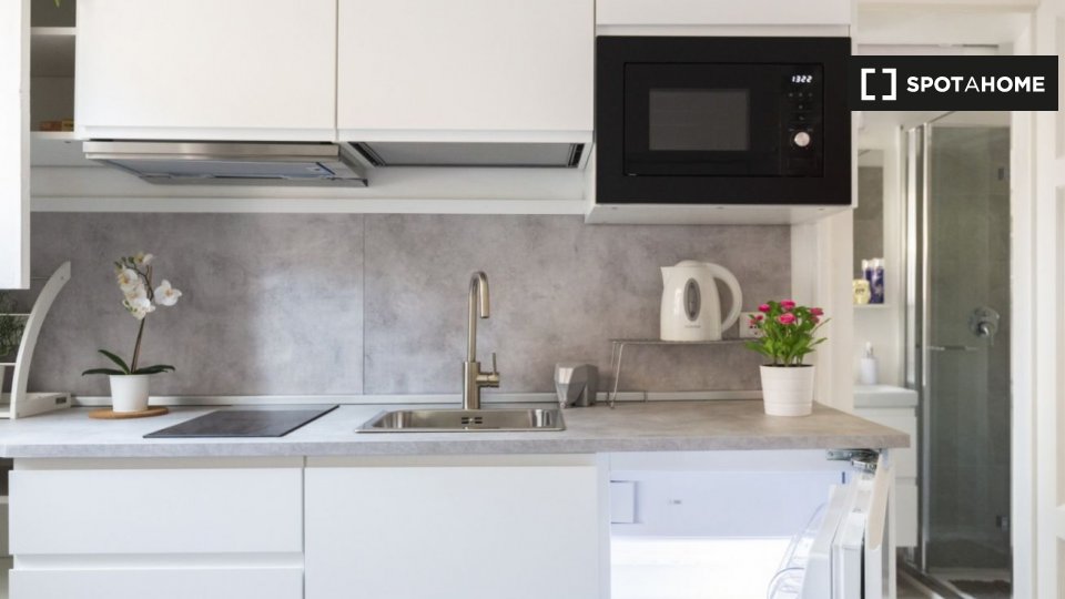 Immagine 19 di Ufficio in affitto  in Via della Commenda a Milano