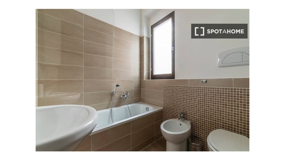 Immagine 6 di Appartamento in affitto  in Via Luigi de Marchi a Roma