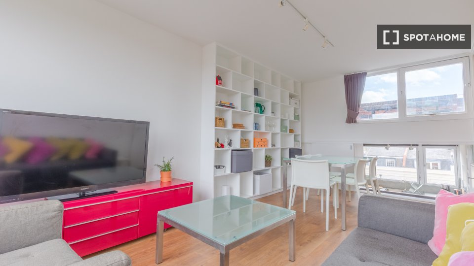 Immagine 10 di Appartamento in affitto  in flat a 