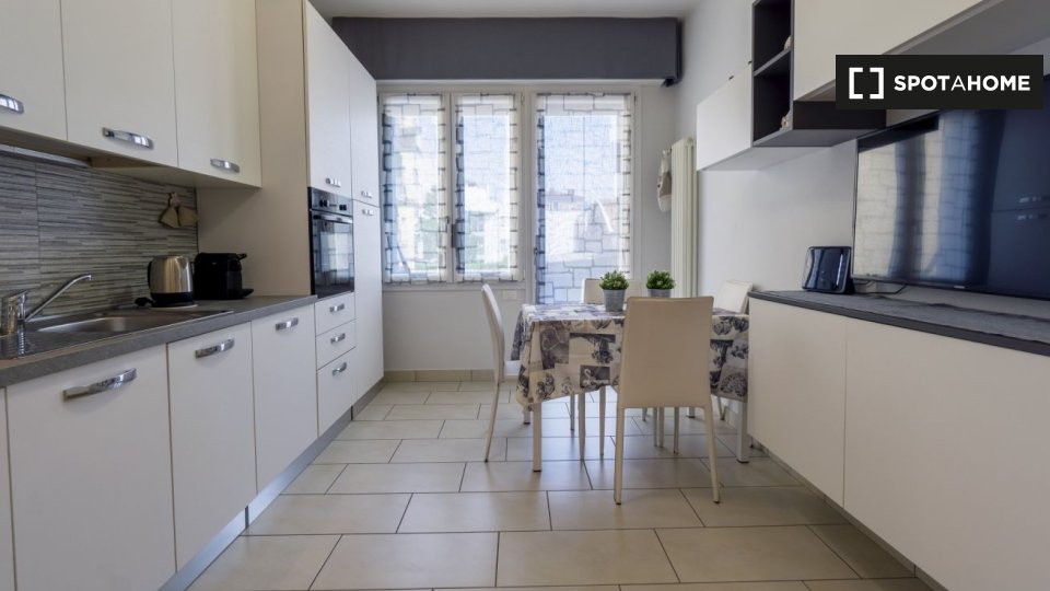 Immagine 3 di Appartamento in affitto  in Via Pasubio a Bologna