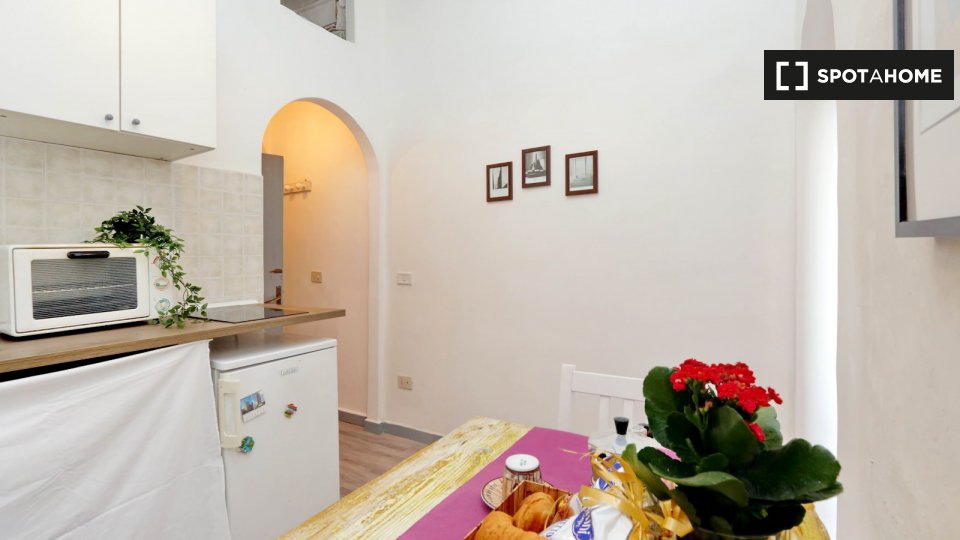 Immagine 7 di Ufficio in affitto  in Via Garibaldi a Roma