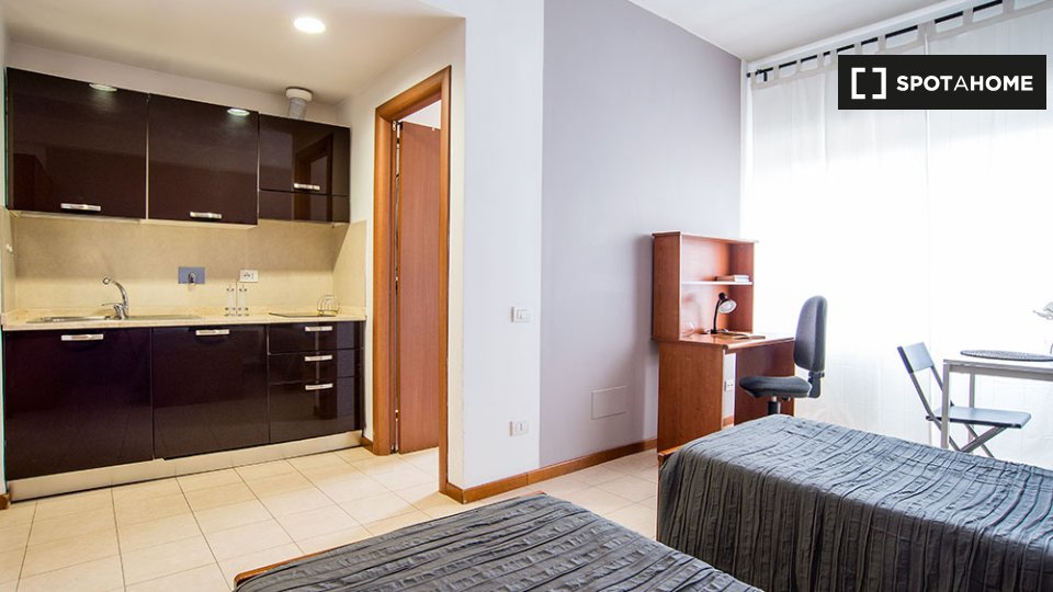 Immagine 8 di Ufficio in affitto  in Via Prenestina a Roma