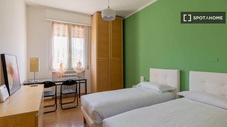 Immagine 17 di Appartamento in affitto  in Via Genova a Bologna