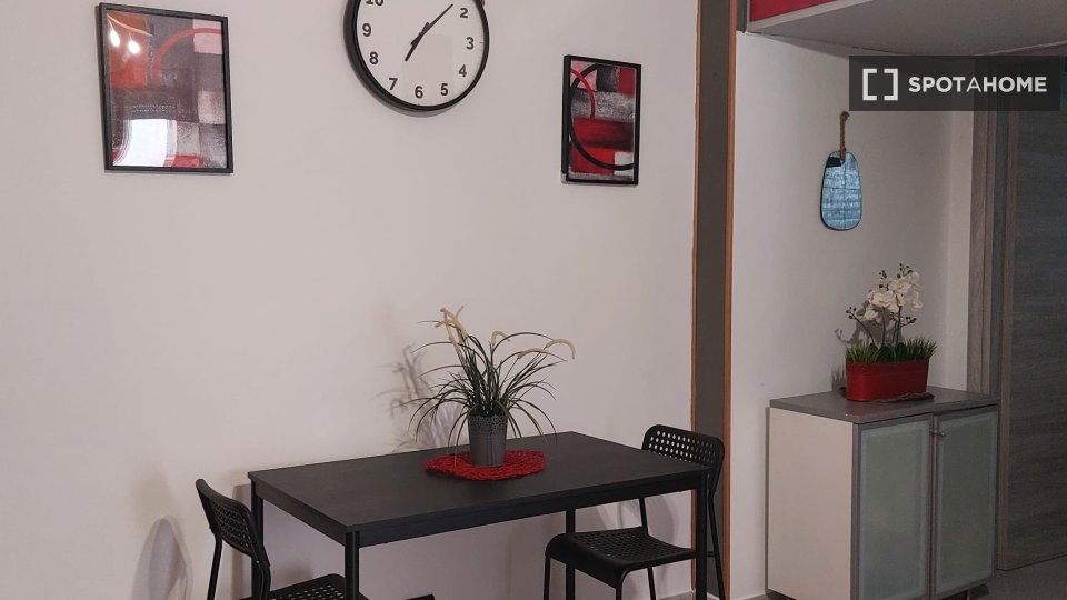 Immagine 6 di Appartamento in affitto  in Via Trinitapoli a Roma