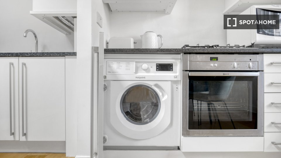 Immagine 10 di Appartamento in affitto  in A Villiers St a 