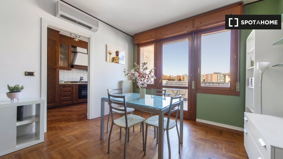 Immagine 2 di Appartamento in affitto  in Via Aurelio Saffi a Bologna