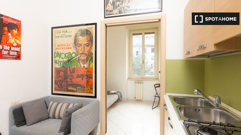 Immagine 10 di Appartamento in affitto  in Via Raimondo Montecuccoli a Roma