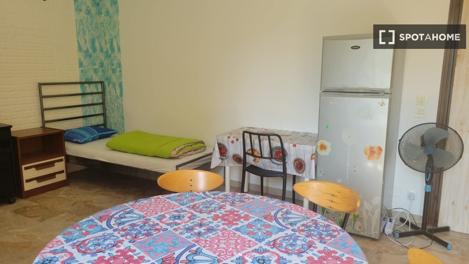 Immagine 4 di Camera condivisa in affitto  in Via Luciano Manara a Padova