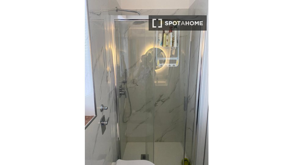 Immagine 15 di Appartamento in affitto  in Via Andrea Solari a Milano