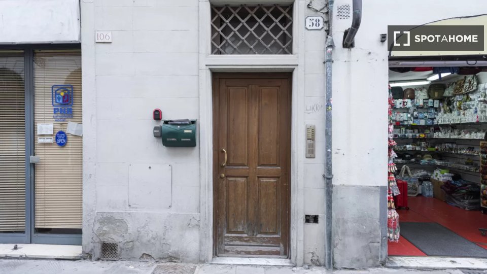 Immagine 16 di Appartamento in affitto  in Via Guelfa a Firenze