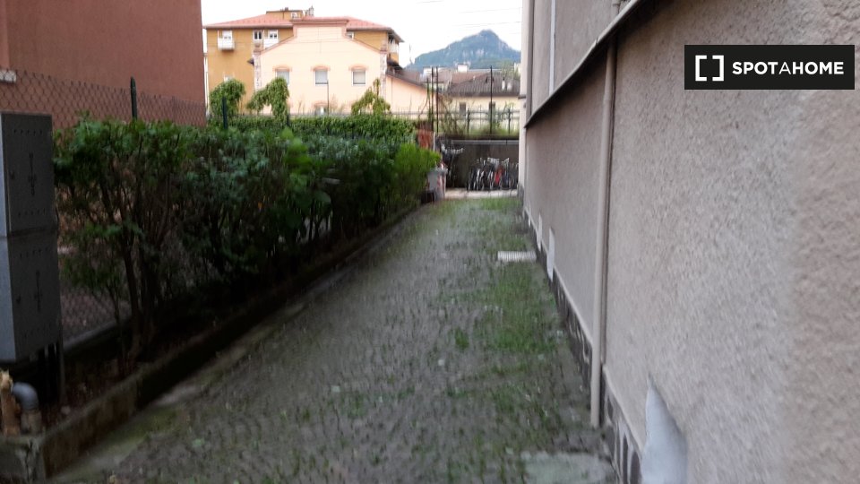Immagine 6 di Camera condivisa in affitto  in Via Castelbarco a Trento