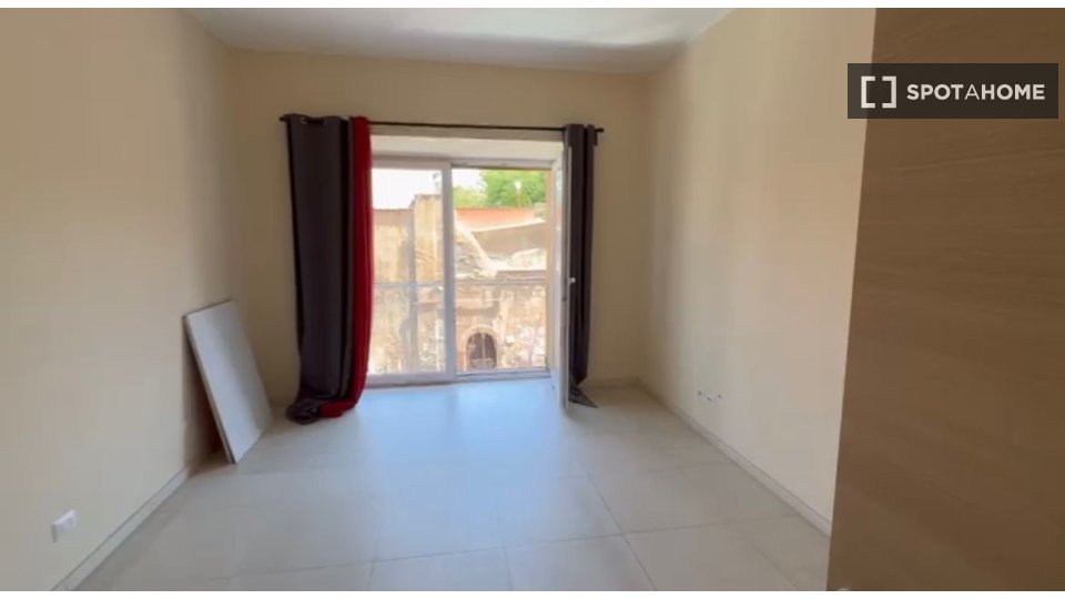 Immagine 2 di Appartamento in affitto  in Via di S. Giovanni in Laterano a Roma