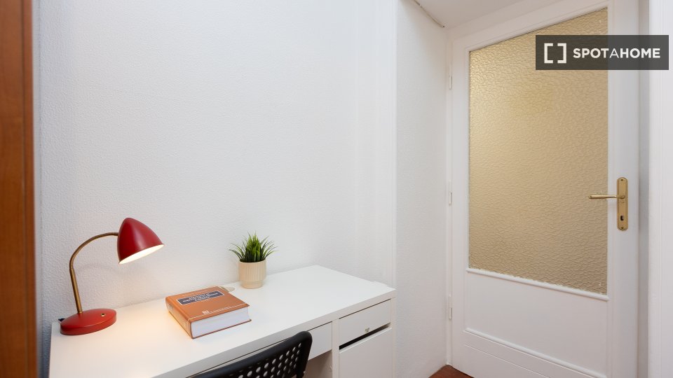 Immagine 18 di Appartamento in affitto  in Via Faleria a Roma