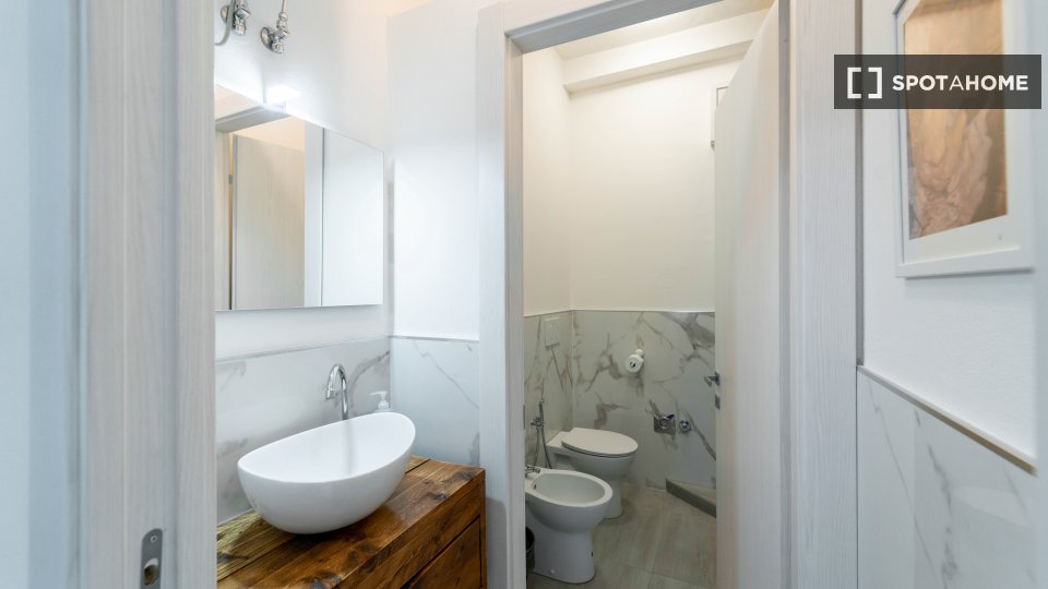 Immagine 16 di Appartamento in affitto  in Via Aurelio Saffi a Bologna