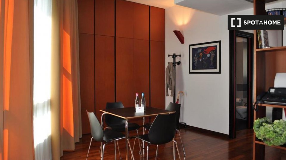 Immagine 2 di Ufficio in affitto  in Piazza Michelangelo Buonarroti, 20145 Milano MI, Italy a Milano