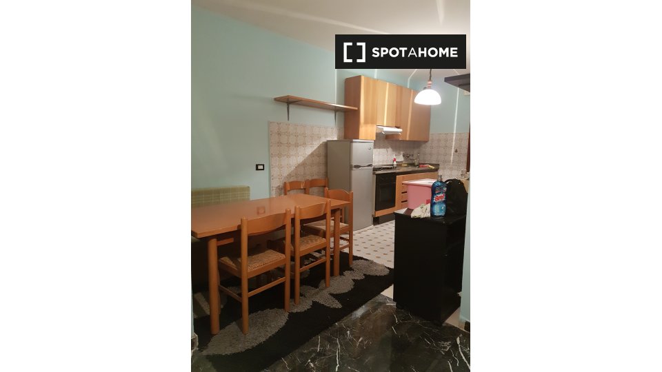 Immagine 11 di Camera condivisa in affitto  in Via Luciano Manara a Padova