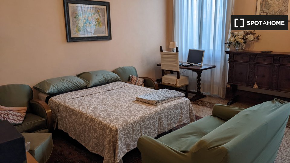 Immagine 7 di Camera condivisa in affitto  in Via Cesare Guasti a Firenze