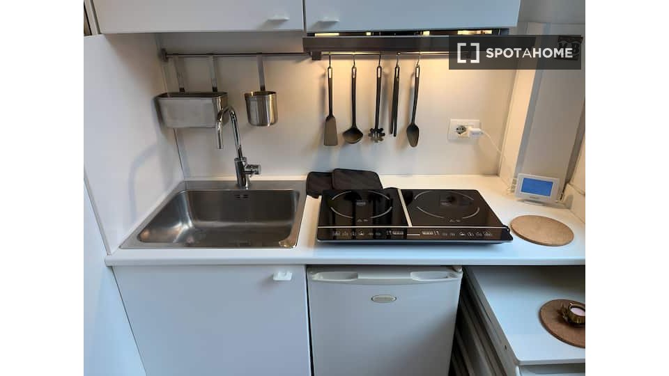 Immagine 8 di Ufficio in affitto  in Via Rubens a Milano