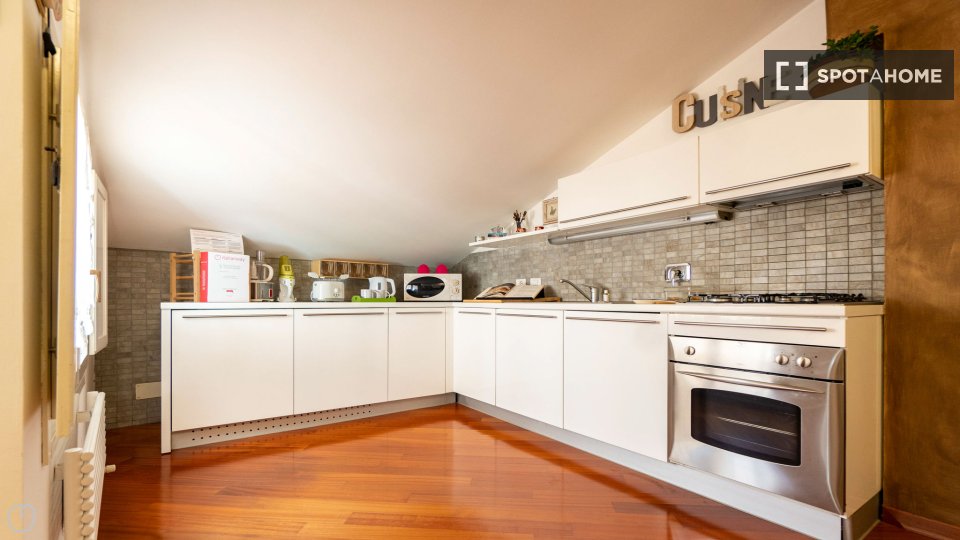 Immagine 18 di Appartamento in affitto  in Via Polese a Bologna