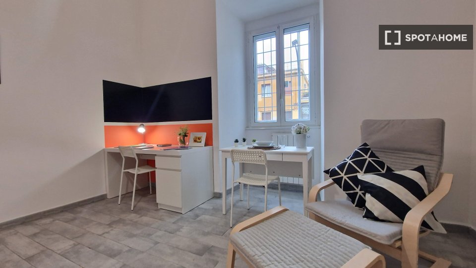 Immagine 4 di Camera condivisa in affitto  in Via Ostiense a Roma