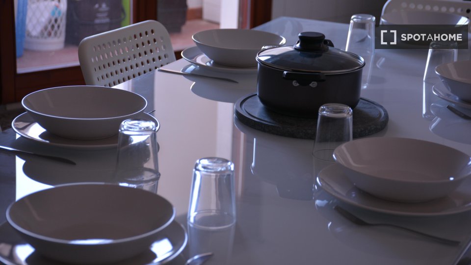 Immagine 5 di Camera condivisa in affitto  in Via Ingurtosu n a Cagliari