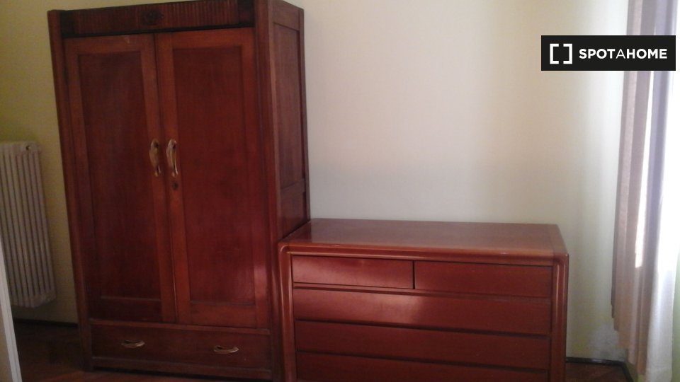 Immagine 3 di Camera condivisa in affitto  in Via Castelbarco a Trento