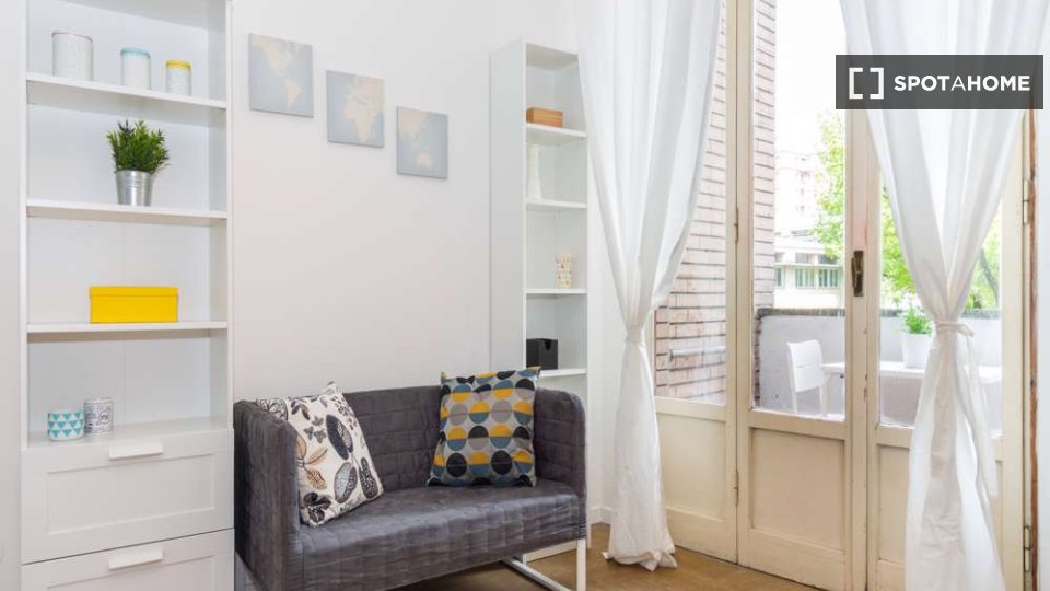 Immagine 10 di Camera condivisa in affitto  in Via Salvatore Barzilai a Milano