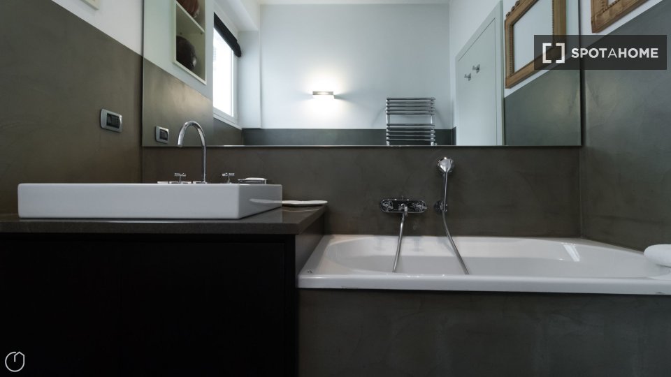 Immagine 19 di Appartamento in affitto  in Via Montebello a Milano