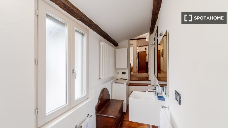 Immagine 14 di Appartamento in affitto  in Via delle Tovaglie a Bologna