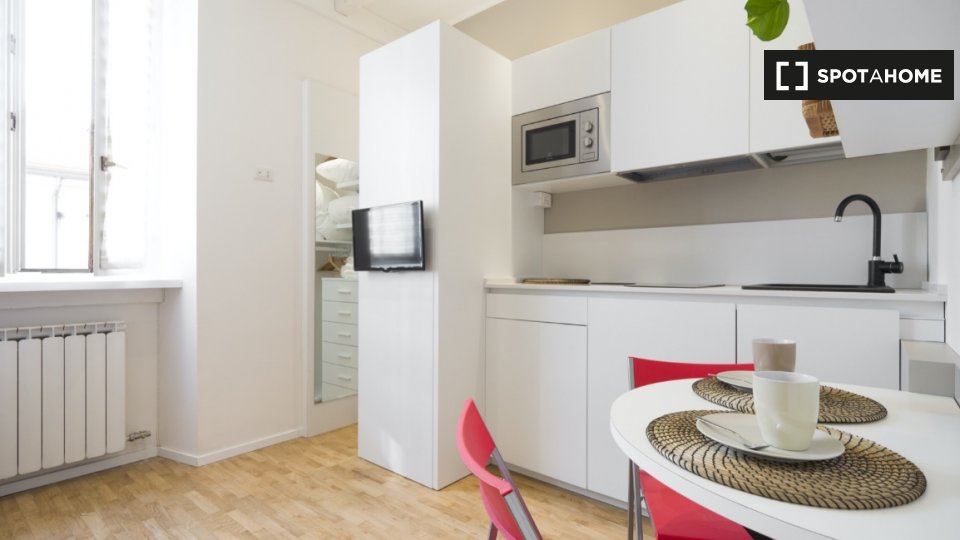 Immagine 15 di Ufficio in affitto  in Viale Tibaldi a Milano