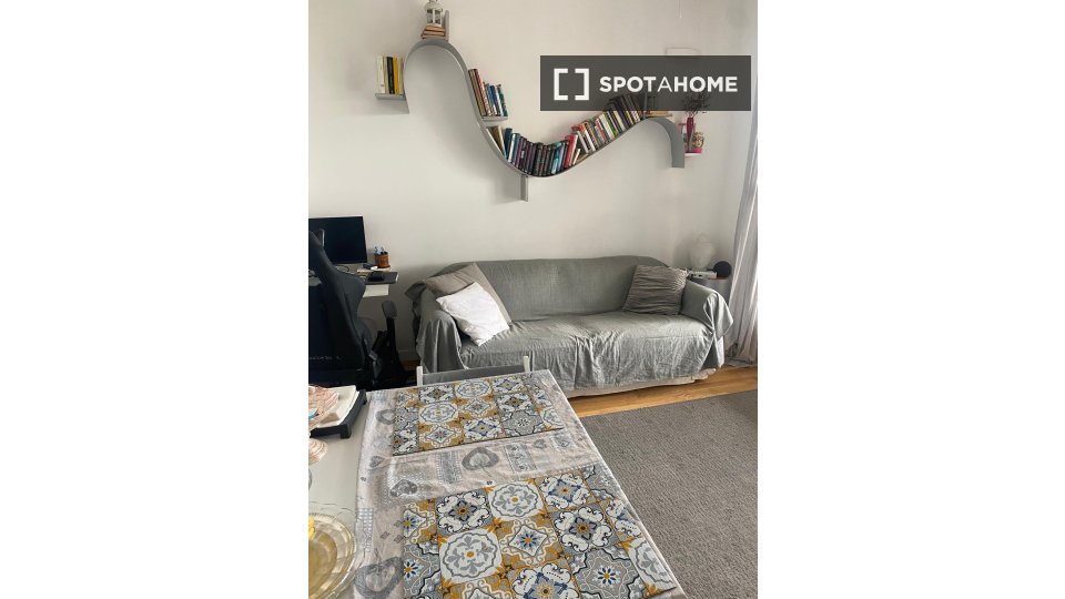 Immagine 1 di Appartamento in affitto  in Via Andrea Solari a Milano