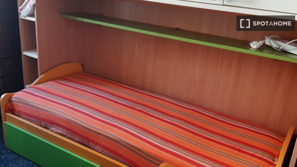 Immagine 14 di Camera condivisa in affitto  in Corso Aldo Gastaldi a Genova