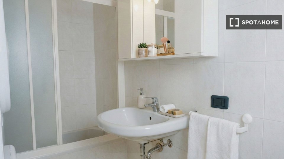 Immagine 8 di Appartamento in affitto  in Via Celeste Clericetti a Milano