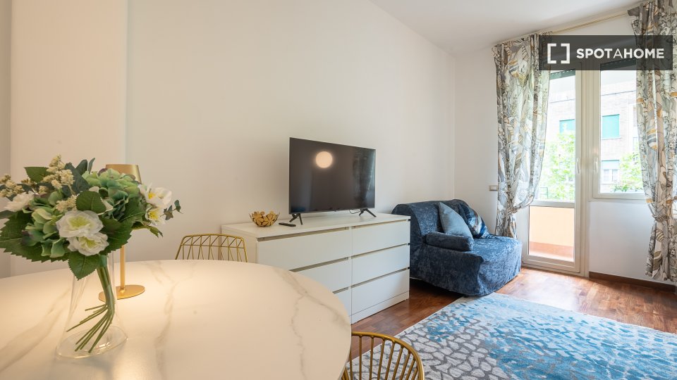 Immagine 5 di Appartamento in affitto  in Via Satrico a Roma